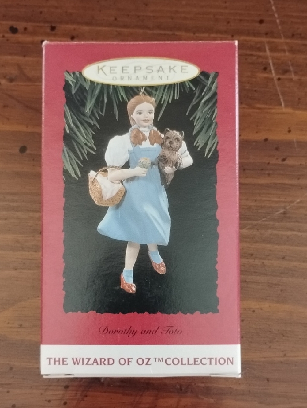 Hallmark Wizard of Oz Keepsake Ornament Box Dorothy And Toto